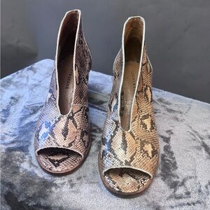 Lucky Brand Tan Snake Print Heels